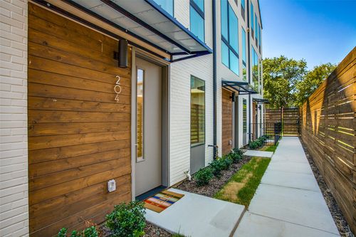 apt-203-4419 Cabell Dr, Dallas, TX, 75204-0002 | Card Image
