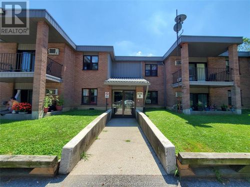b106-12 Montgomery Dr, Wallaceburg, ON, N8A5B5 | Card Image