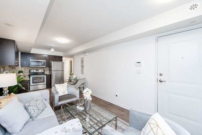 204 - 90 Orchid Place Dr, Condo with 3 bedrooms, 1 bathrooms and 1 parking in Scarborough ON | Image 7