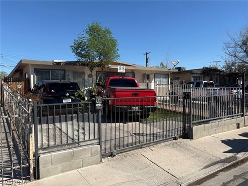 3616 Glendale Ave, North Las Vegas, NV, 89030-3542 | Card Image