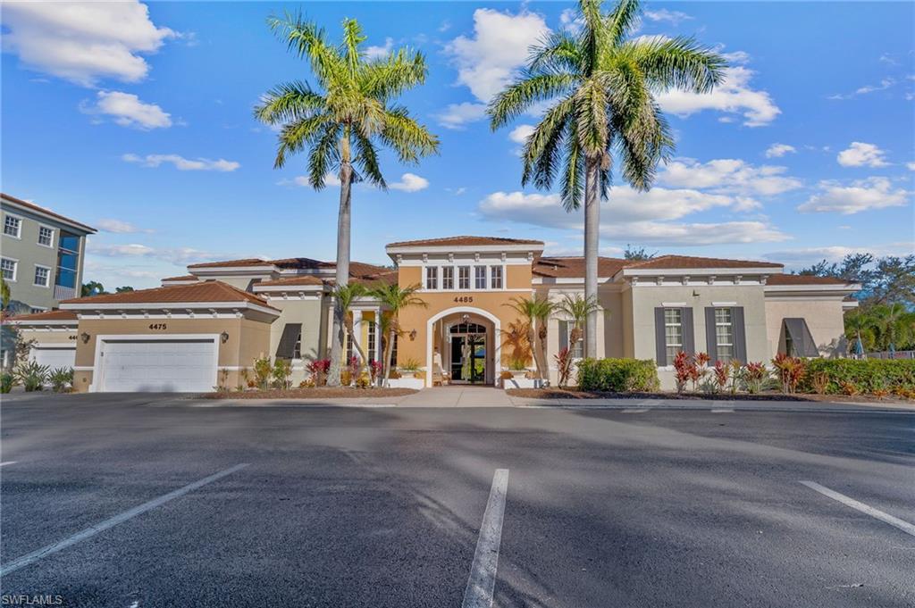 Residential in NAPLES 5