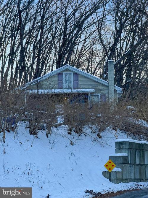 676 Barlet Rd, BLANDON, PA, 19510-9739 | Card Image