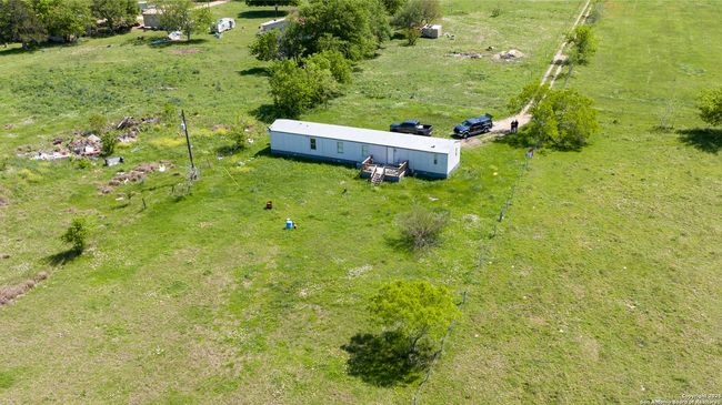 312 County Road 1295 B, House other with 3 bedrooms, 2 bathrooms and null parking in Moulton TX | Image 32