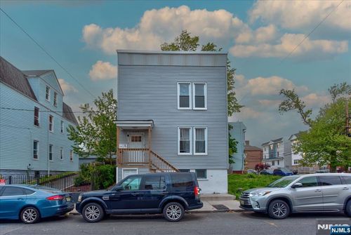 229 21st St, Irvington, NJ, 07111-4425 | Card Image