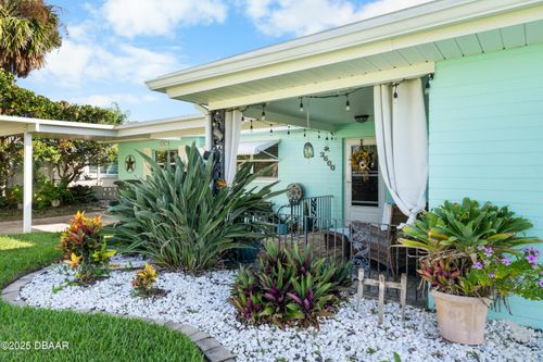 2600 Coral Way W, Daytona Beach, FL, 32118-5507 | Card Image