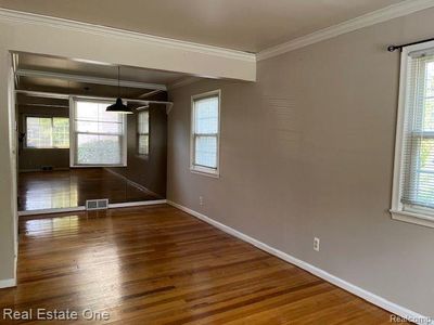 695 Graefield Court, Condo with 2 bedrooms, 1 bathrooms and null parking in Birmingham MI | Image 3