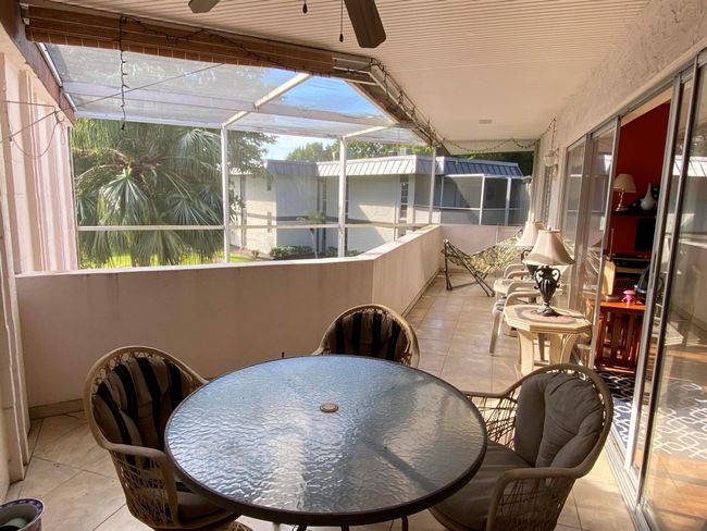 UNIT-211 - 7 Greenway Vlg N, Condo with 2 bedrooms, 2 bathrooms and null parking in Royal Palm Beach FL | Image 6