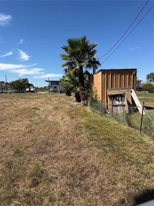 1034 16th St, San Leon, TX, 77539-2643 | Card Image