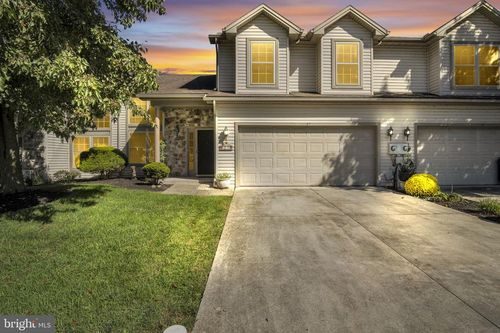 27 Edgewater Dr, MIDDLETOWN, PA, 17057-1661 | Card Image