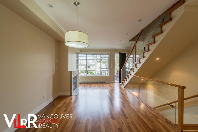 1958 W 5 Th Avenue, Townhouse with 2 bedrooms, 0 bathrooms and 2 parking in Vancouver BC | Image 3