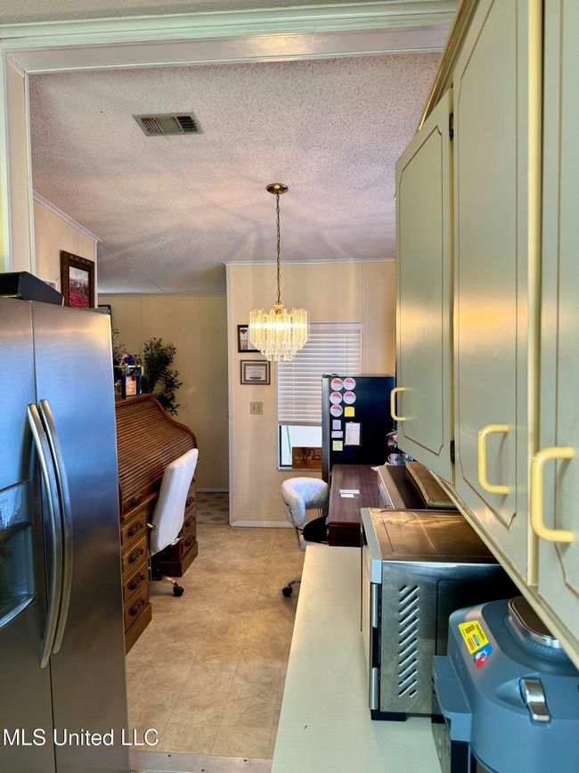 Kitchen into Breakfast Nook | Image 27