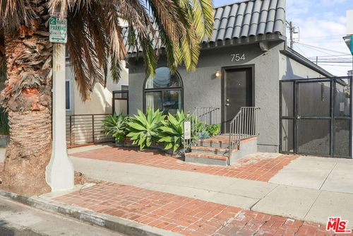 754 Washington Blvd, Marina del Rey, CA, 90292-5124 | Card Image