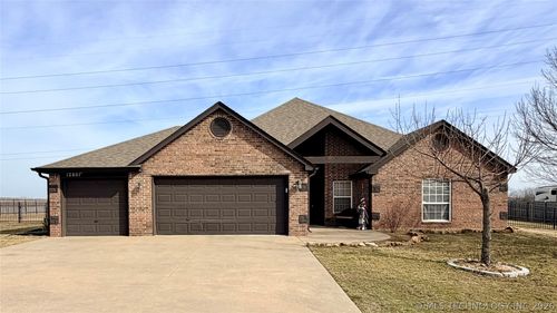 12801 N 44th East Ave, Skiatook, OK, 74070-3453 | Card Image