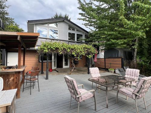 9146 West Saanich Rd, North Saanich, BC, V8L5T4 | Card Image