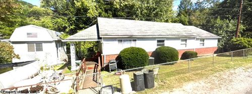 107 Kelly St, Clendenin, WV, 25045-9718 | Card Image