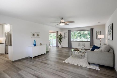 15 Cumbre Ln, Scotts Valley, CA, 95066-3306 | Card Image
