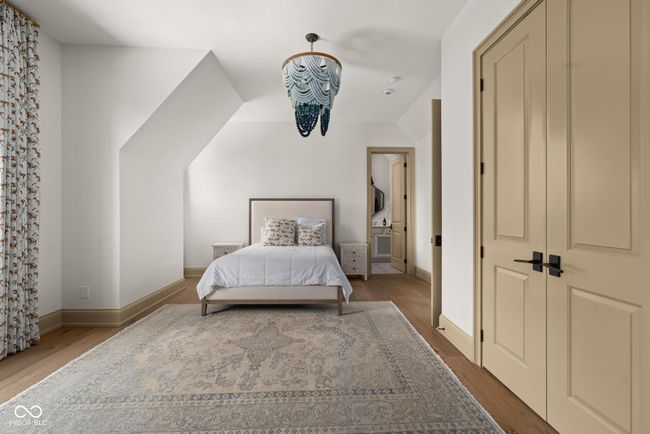 Fifth bedroom w/ full bathroom | Image 63