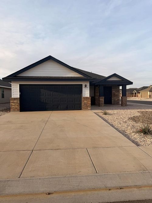7411 Country Club Dr, Midland, TX, 79703 | Card Image