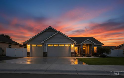 750 Zinnia St, Fruitland, ID, 83619-5018 | Card Image