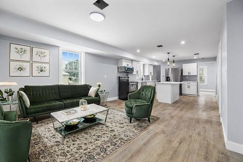 1587 Purchase St, New Bedford, MA, 02740-6817 | Card Image