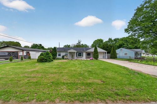 52425 Filbert Rd, Granger, IN, 46530-9258 | Card Image