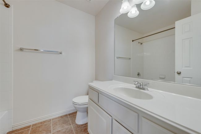 Full bathroom with vanity and shower / bathtub combination | Image 18
