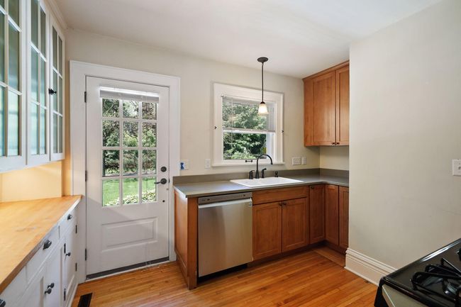 Entry right into the kitchen | Image 7