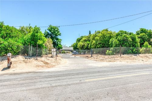 760 S Cornelia Ave, Fresno, CA, 93706-9413 | Card Image