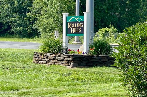 25 Rolling Hls, Lenox, MA, 01240-2127 | Card Image