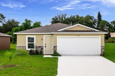 1409 Stone Ridge Circle, House other with 4 bedrooms, 2 bathrooms and null parking in SEBRING FL | Image 3