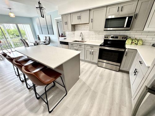 apt-410-400 Diplomat Pkwy, Hallandale Beach, FL, 33009-3731 | Card Image