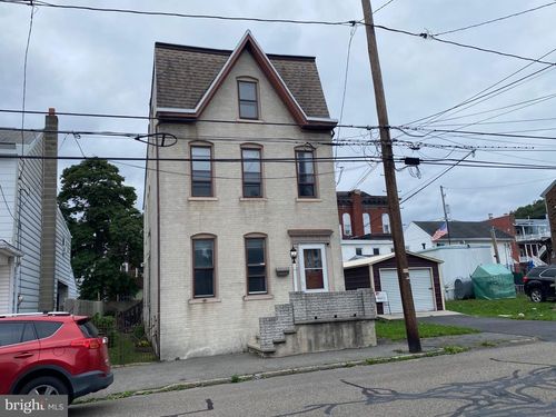 12 S Front St, SAINT CLAIR, PA, 17970-1213 | Card Image