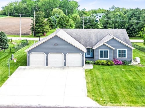 421 Sunset Dr, Colfax, IL, 61728-9394 | Card Image