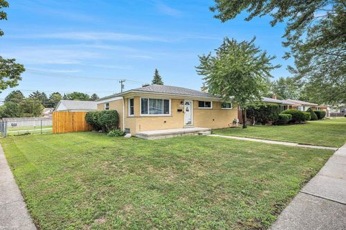 35854 Weideman St, Clinton Twp, MI, 48035-5210 | Card Image