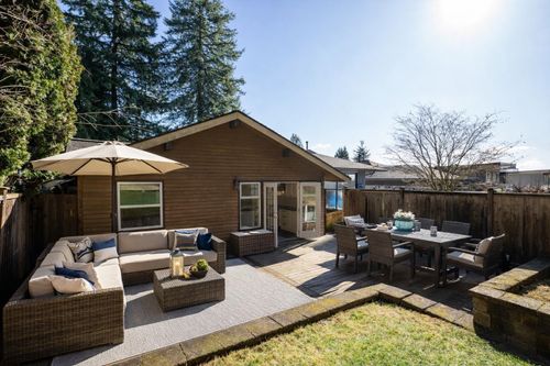 3015 Royal Ave, North Vancouver, BC, V7K1Y6 | Card Image