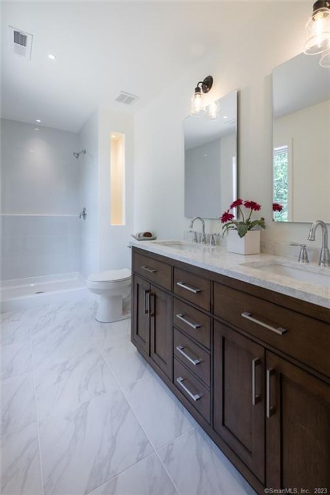 20 Jeffrey Lane, House other with 4 bedrooms, 3 bathrooms and null parking in Southington CT | Image 18
