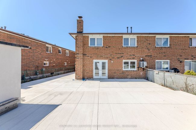 28 Sawmill Rd, House attached with 4 bedrooms, 3 bathrooms and 3 parking in North York ON | Image 38