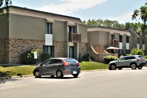 aa-205-7303 Grand Ave, Downers Grove, IL, 60516-5221 | Card Image