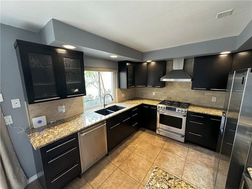 18598 Creek, Huntington Beach, CA, 92648 | Card Image