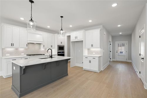 2 Bell St Se, Atlanta, GA, 30312-1702 | Card Image