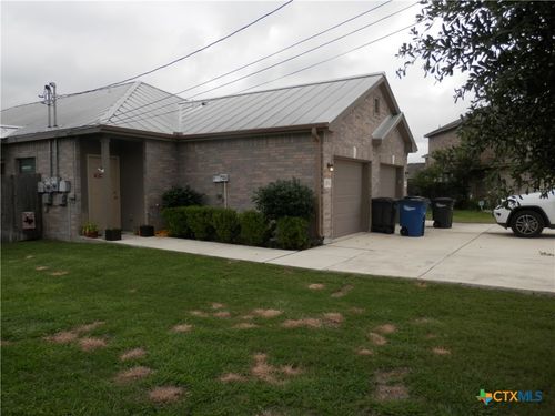 b-327 Oelkers Dr, New Braunfels, TX, 78130-2072 | Card Image