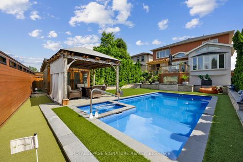 46 Jay St, North York, ON, M6L2M1 | Card Image