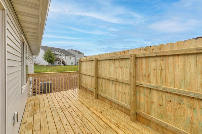 805 Linden St, Condo with 3 bedrooms, 3 bathrooms and null parking in Carlisle IA | Image 5