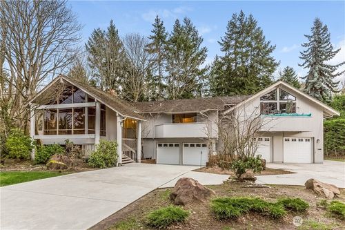 2 Cascade Ky, Bellevue, WA, 98006-1002 | Card Image