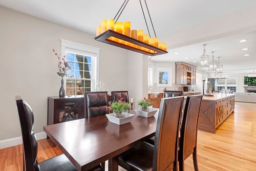 205 W Cook Ave, Libertyville, IL, 60048-1805 | Card Image