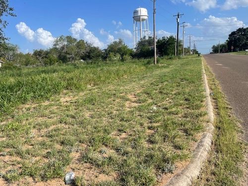 301 E Harald St, Hebbronville, TX, 78361-3717 | Card Image