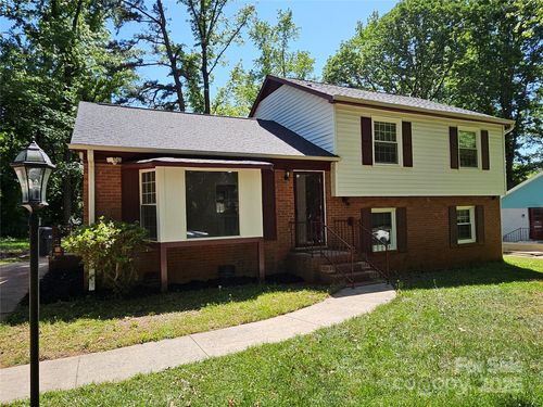 6212 Snowcrest Ct, Charlotte, NC, 28212-2931 | Card Image