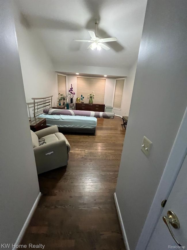 Master Bedroom. Preparing for Estate Sale. | Image 19