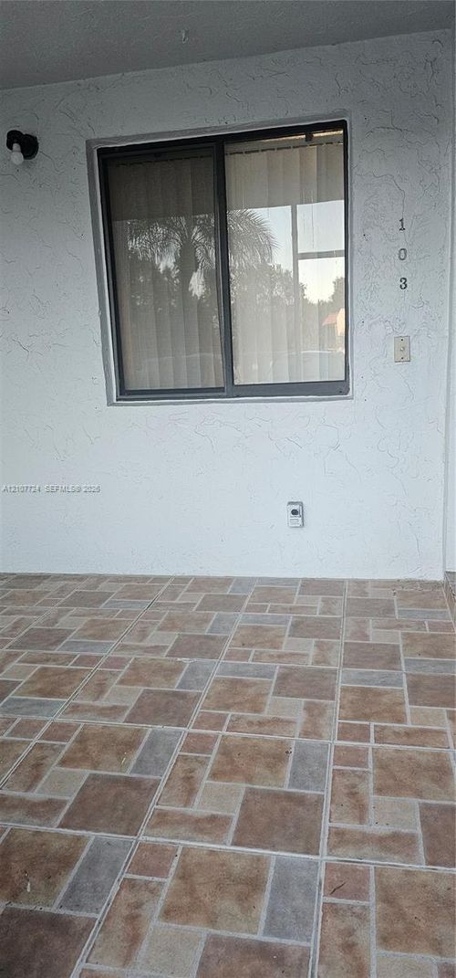 103-280 Racquet Club Rd, Weston, FL, 33326-1128 | Card Image