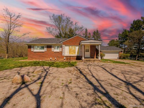 8701 Brookville Rd, Plymouth, MI, 48170-5079 | Card Image